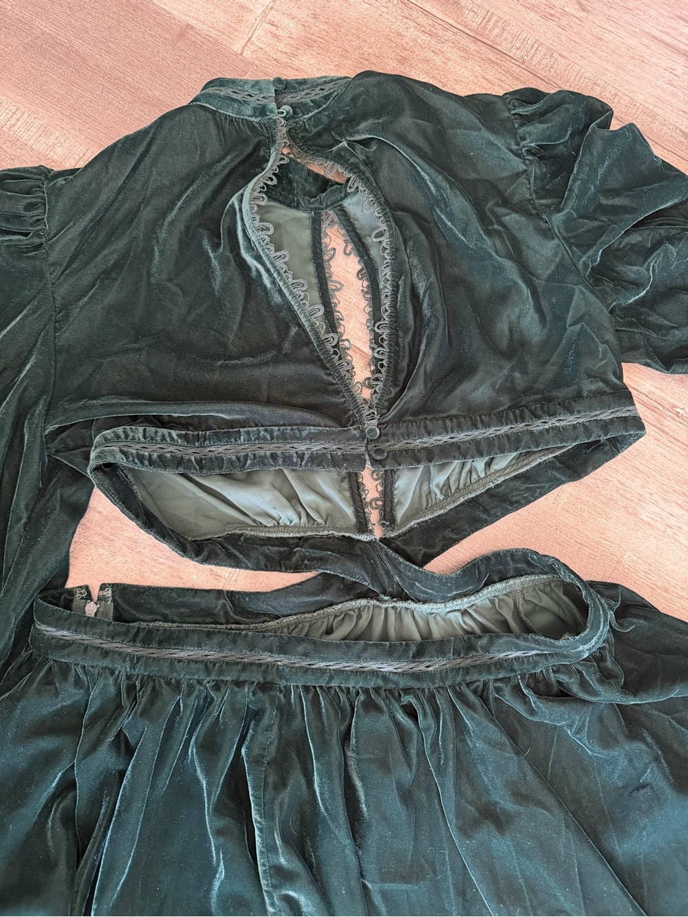 ASOS DESIGN Dark Green Velvet Dress - Picture 6 of 9